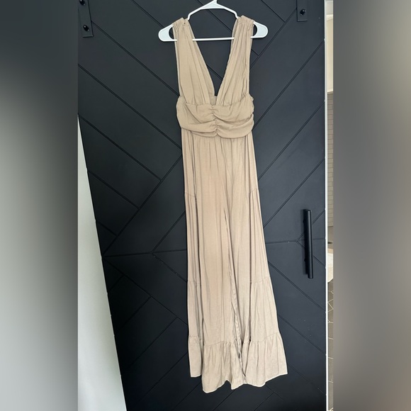 Tan/oatmeal jumper - Picture 2 of 3